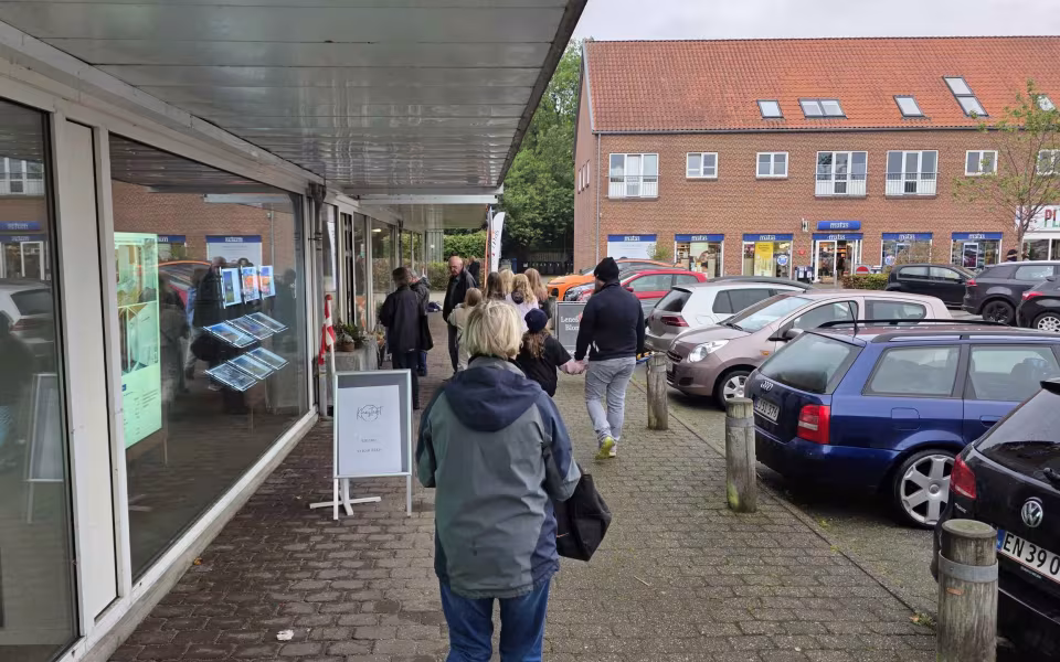 Regnen stoppede ikke sensommerens Late Night i Ølgod - Se billeder