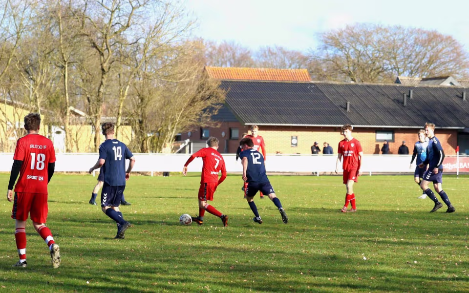 Fodbold Serie 3 herre Ølgod vandt hjemme 4-3 over HTS - Se billeder fra kampen.