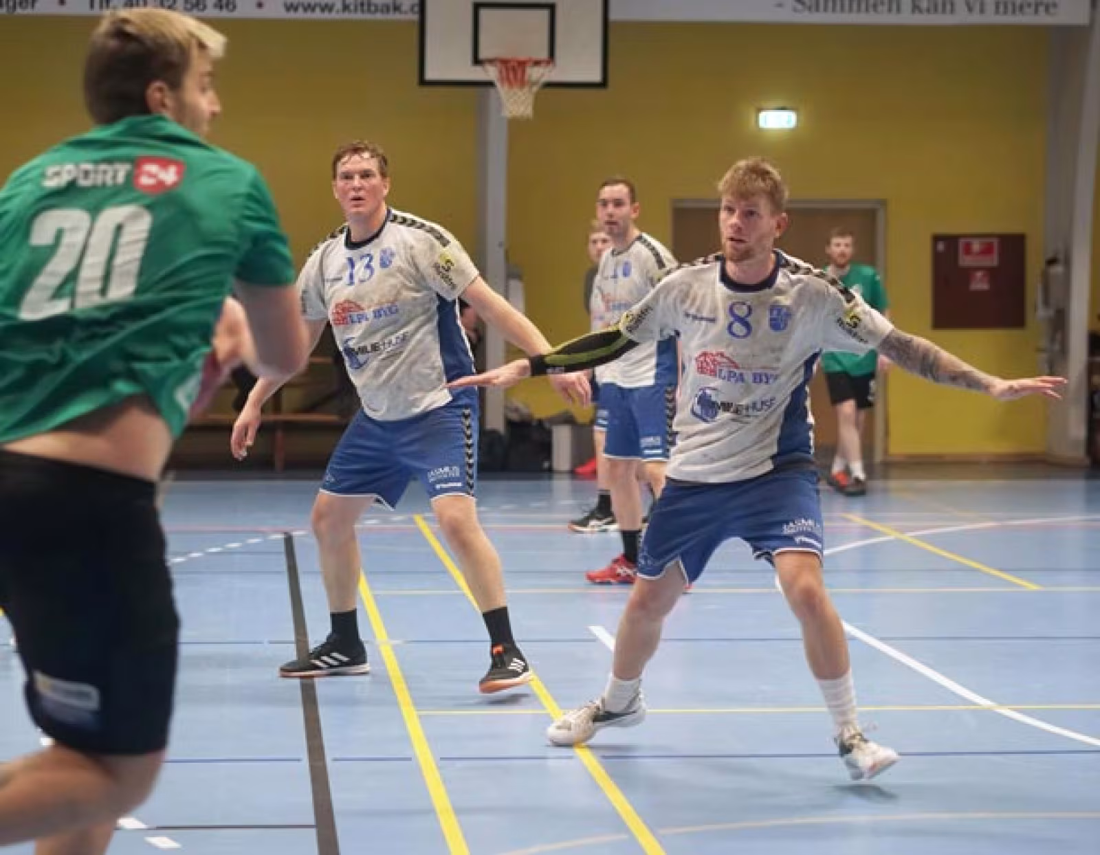 Hjemmestævne i Skovlund-Ansager Hallen den 4. december 2022. Hviding IF spiller i blåt. Stilling IF i grønt.