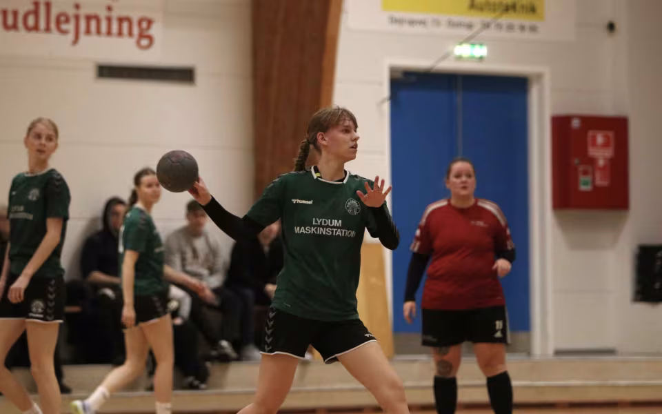 Blåbjerg HK Serie 2 damer triumferer med sejr