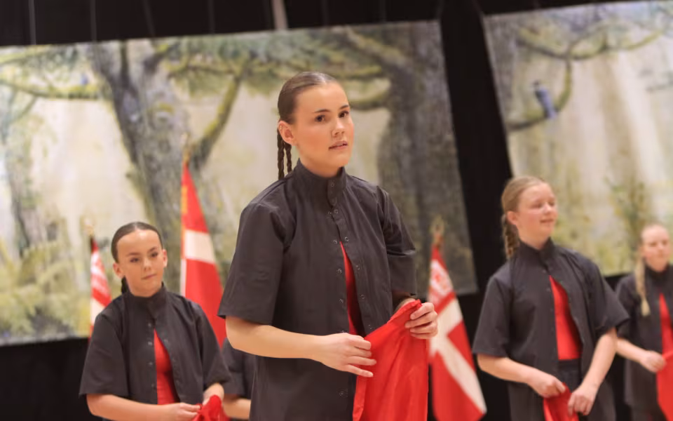 Forårsopvisning styrker integration i Outrup