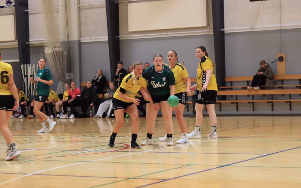 Begge Blåbjerg Hold Led Nederlag