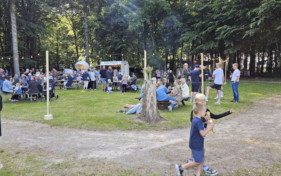 Billeder fra Midsommerfest I Tistrup anlæg 2025