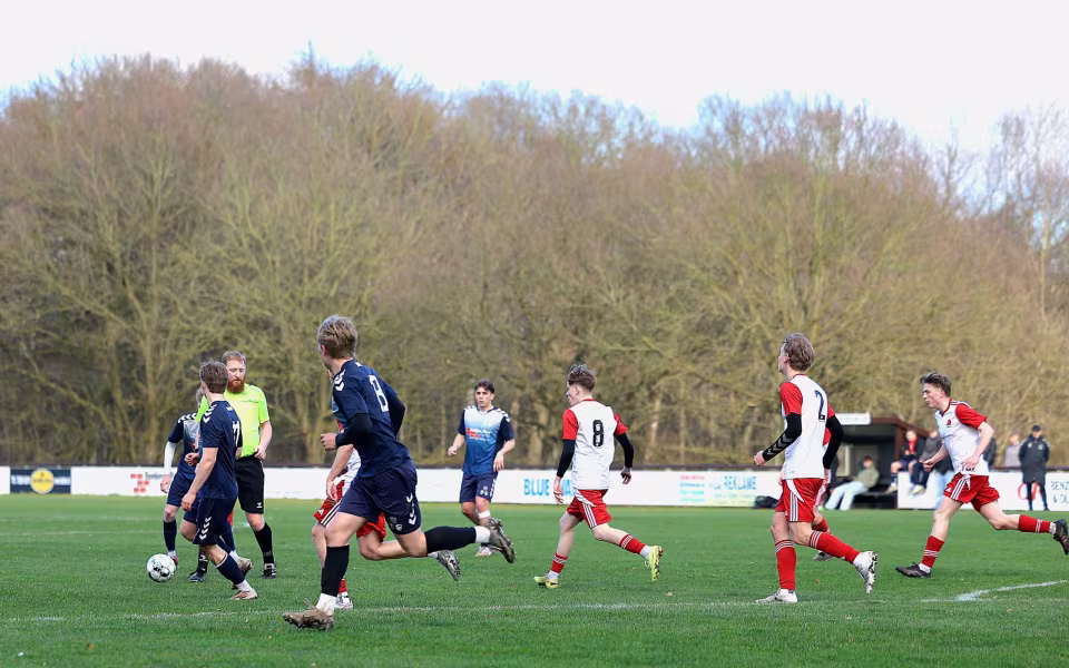 HTS U19 vinder 5-1 over SGI. Se de mange billeder.