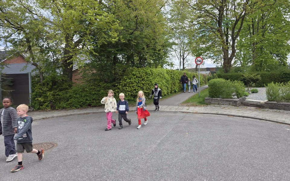 Stor deltagelse til Tistrup Screaming Carneval på torvet - Se de mange billeder