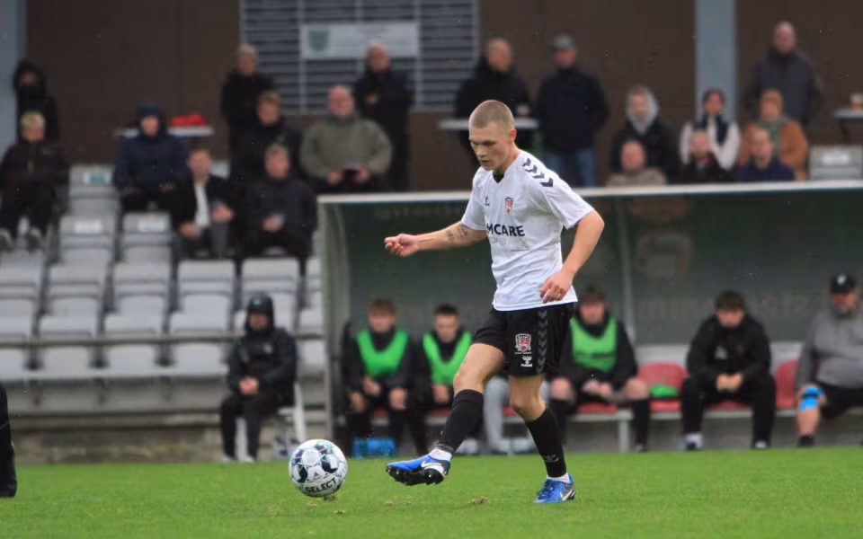 Varde redder point i overtiden