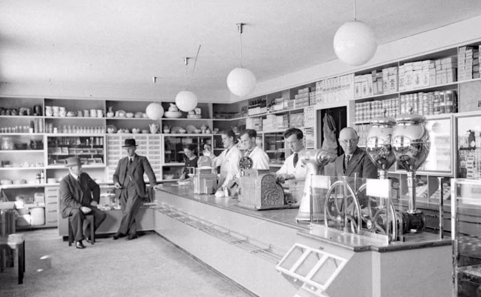 Interiør fra Skovlund brugsforening 1938