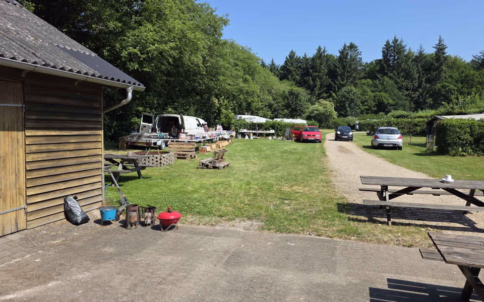 Loppemarked på Ølgod Camping blev en varm fornøjelse