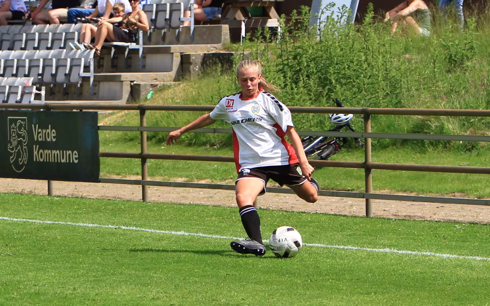 Varde kvinder taber til bundhold