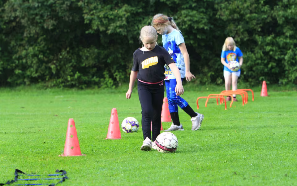 Pigeraketten landede  i Outrup Boldklub