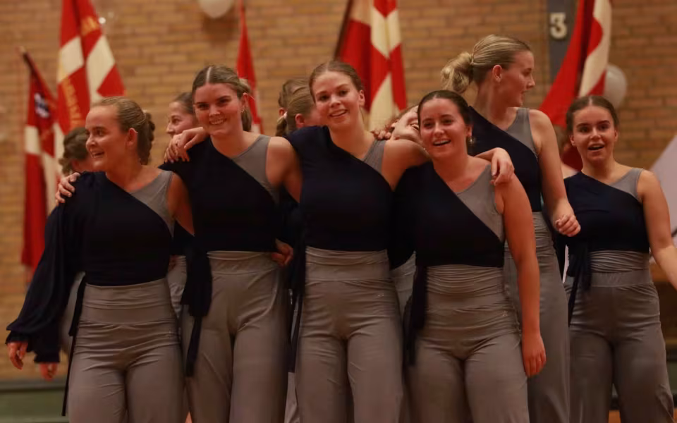 Seniorer fejrer gymnastik og fællesskab