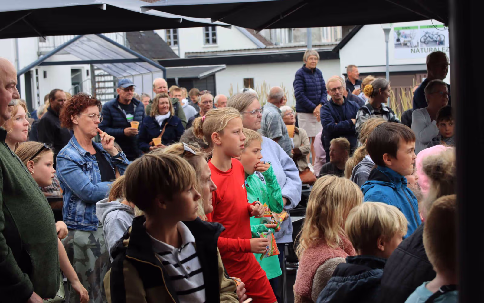 Sommeraften med rytmer i byen
