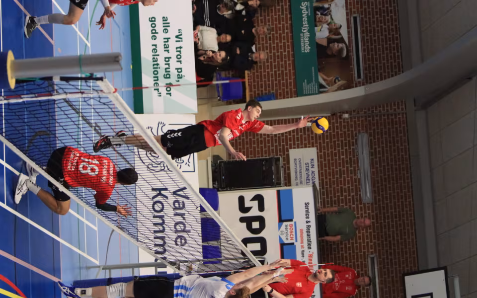 Nordenskov triumferer i tæt volleyballkamp