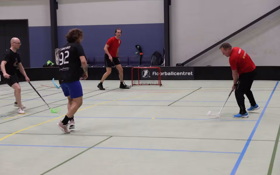 Varde-mesterskab i floorball afholdt