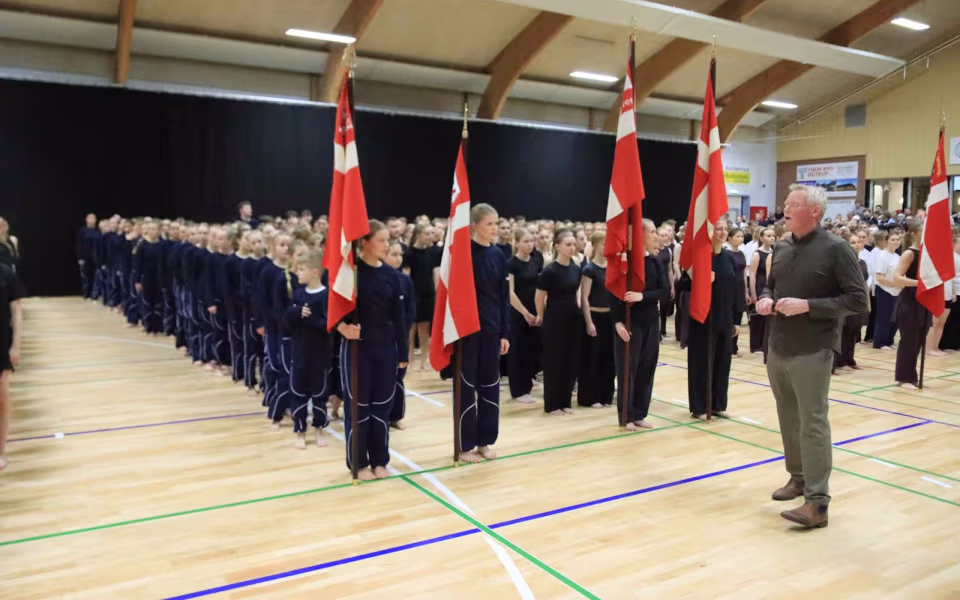 Julegymnastik samler fuldt hus