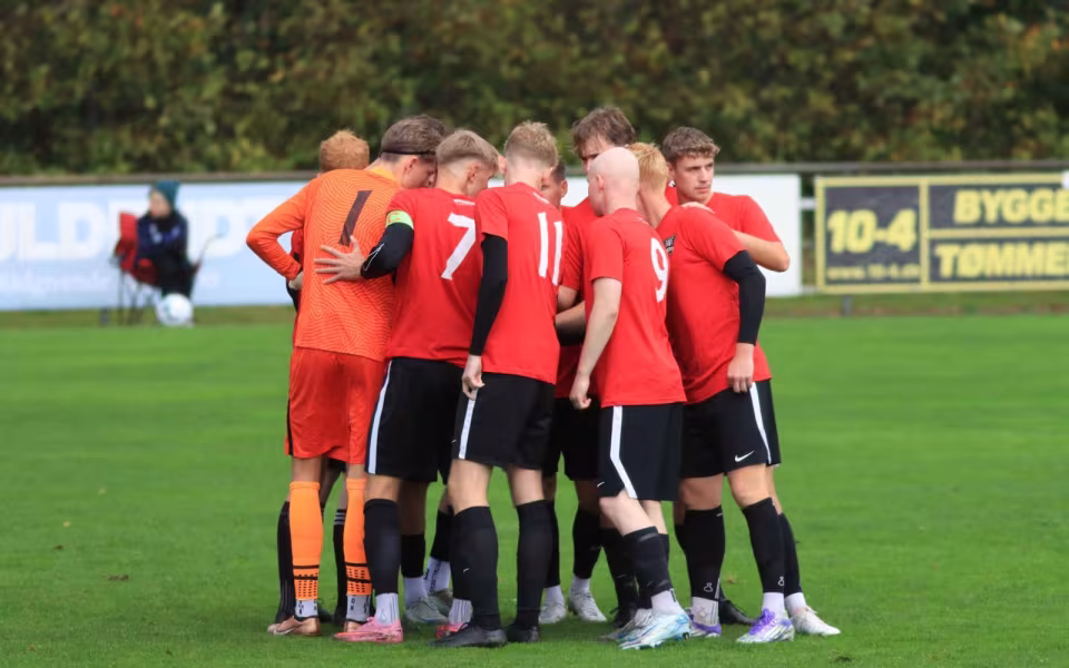 Varde redder point i overtiden