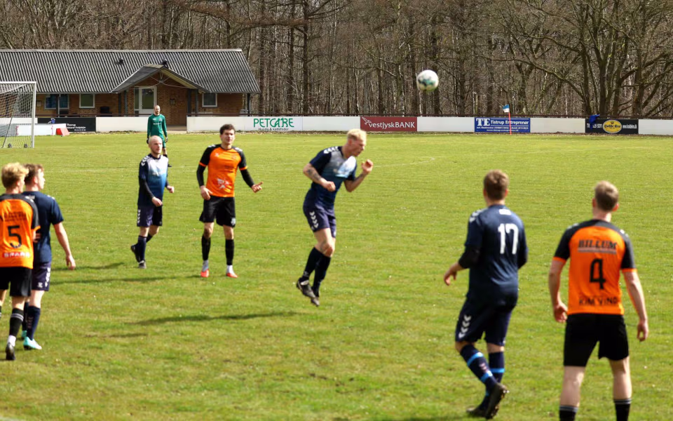 Fodbold serie 4. HTS – Helle FC 0-3 på Tistrup stadion