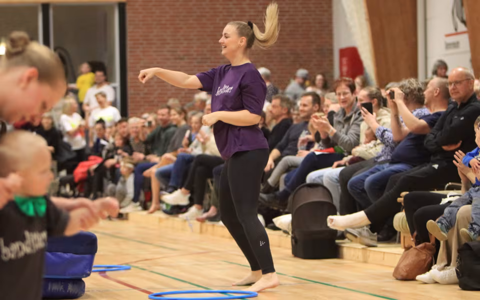 Forårsopvisning styrker integration i Outrup