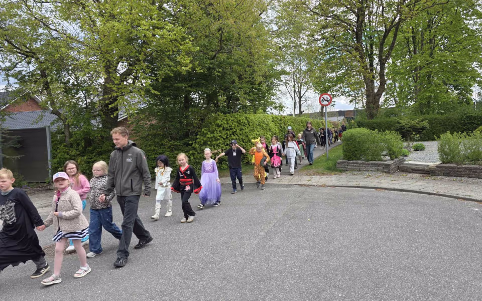 Stor deltagelse til Tistrup Screaming Carneval på torvet - Se de mange billeder