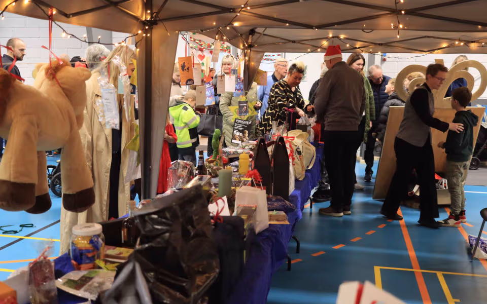 Julemarked samlede Billum i hallen