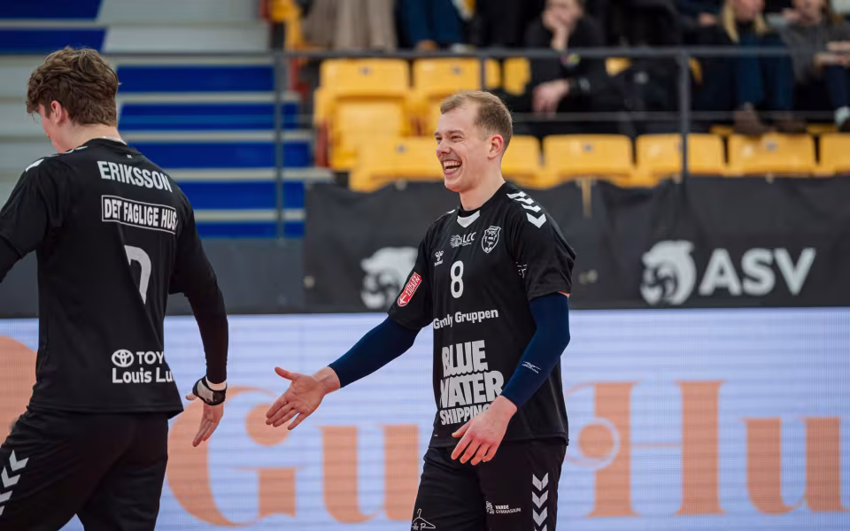 Farvel til profiler i rødt
