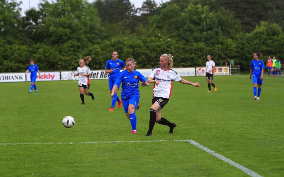 Varde kvinder taber til bundhold