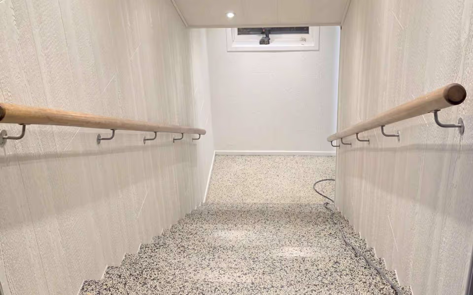 Færdig om en uge tid. Strellev Forsamlingshus er i gang med en omfattende renovering.