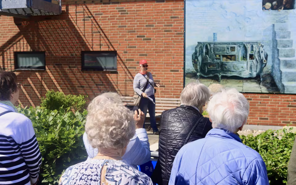 Seniorfest med rundtur og hyldestindslag
