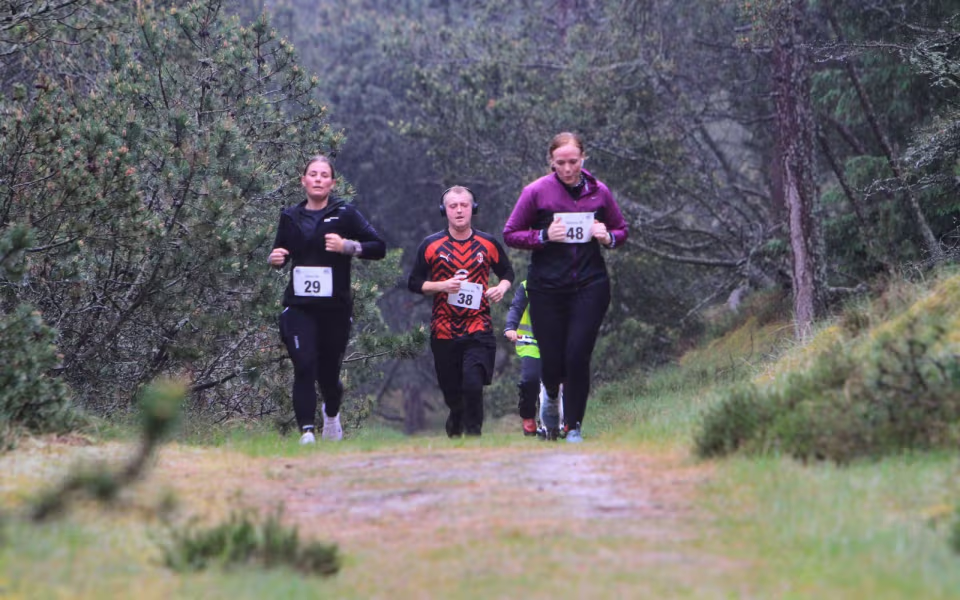 Løbefest trods regn i Ho