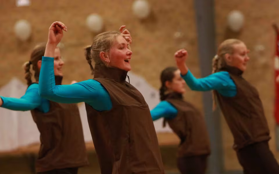 Seniorer fejrer gymnastik og fællesskab