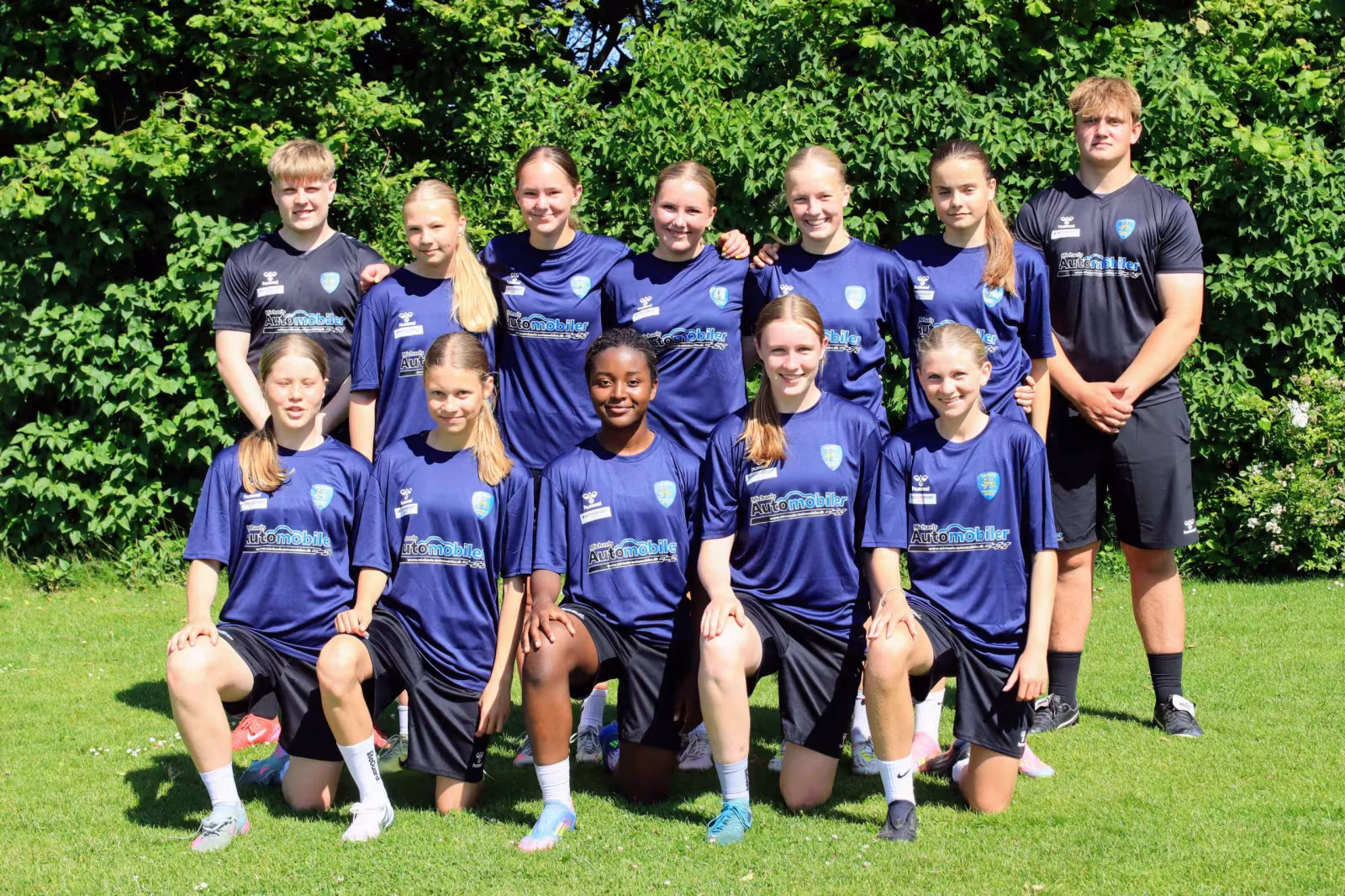 Over 400 børn samlet til fodboldskole