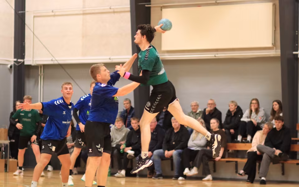 Begge Blåbjerg Hold Led Nederlag