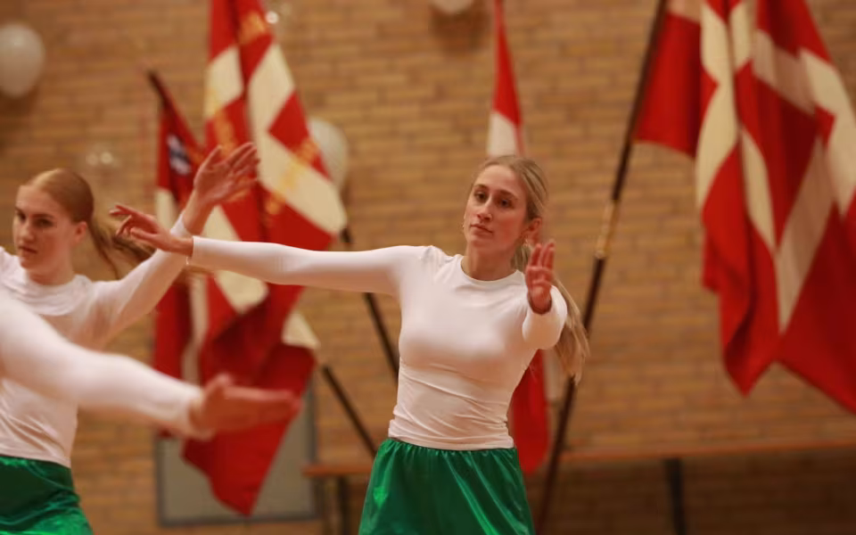 Seniorer fejrer gymnastik og fællesskab