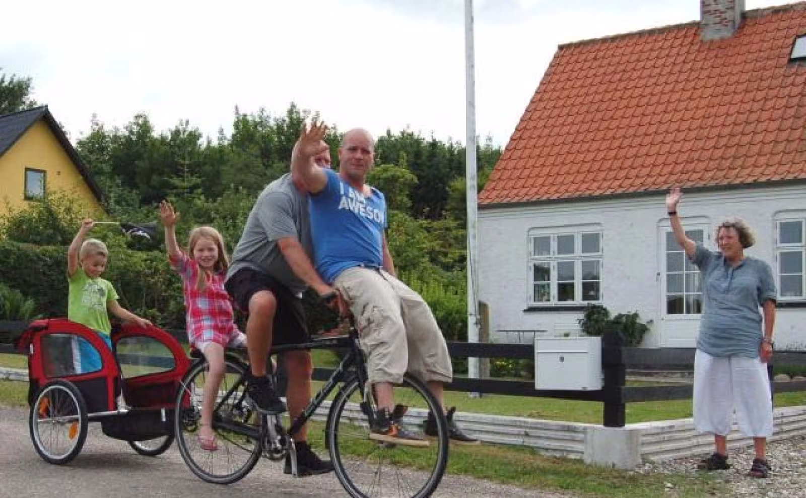 Vores måder at bo på skal i stigende grad leve op til en dagligdag med mest mulig fleksibilitet og et øget behov for lokal identitet samt meningsfulde relationer i nærmiljøet. Heri ligger mange potentialer for fremtidens boligudvikling i landdistrikterne.