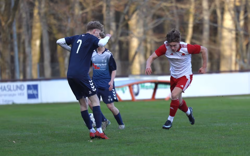 HTS U19 vinder 5-1 over SGI. Se de mange billeder.