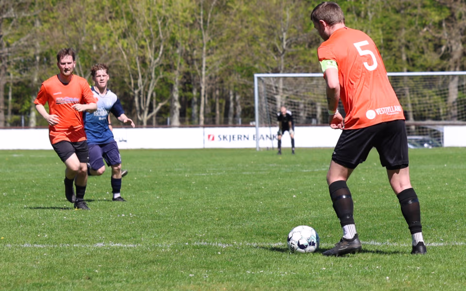 HTS fodbold serie 3 herre tabte 0 -1 til Alslev på Tistrup Stadion.