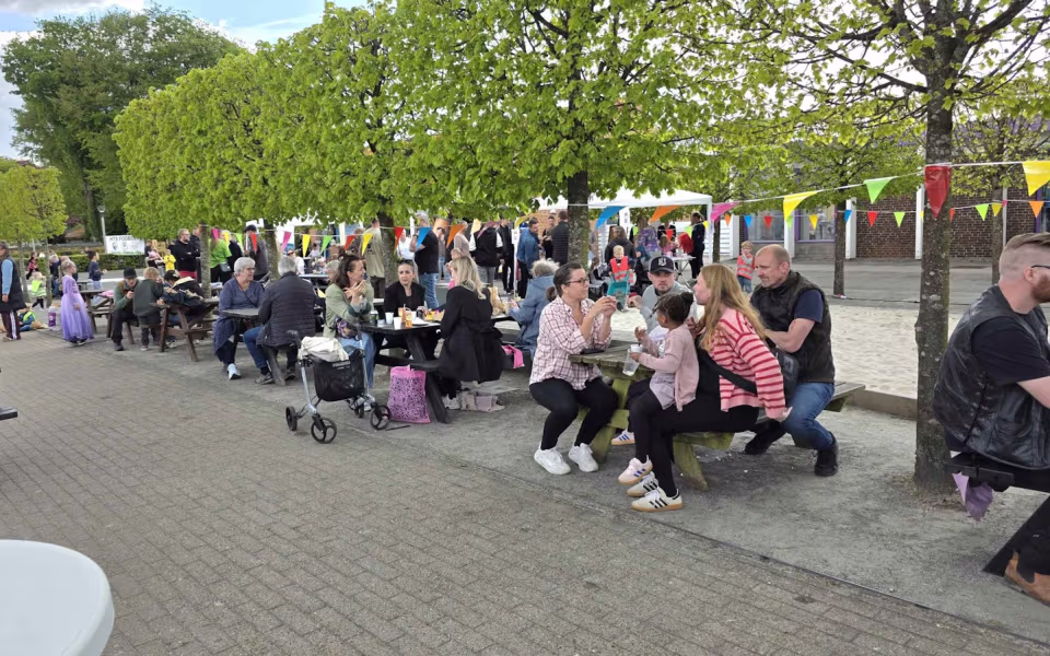 Stor deltagelse til Tistrup Screaming Carneval på torvet - Se de mange billeder