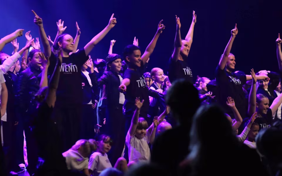 Dance Company Twenty Juleshow begejstrede 1200 publikummer