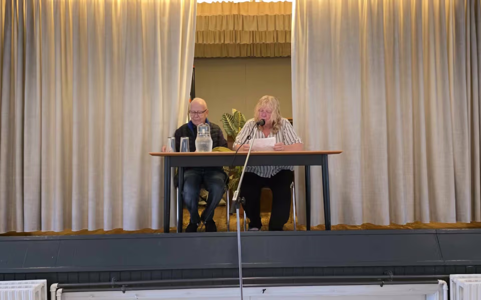 Billeder fra julebanko i Strellev Forsamlingshus.
