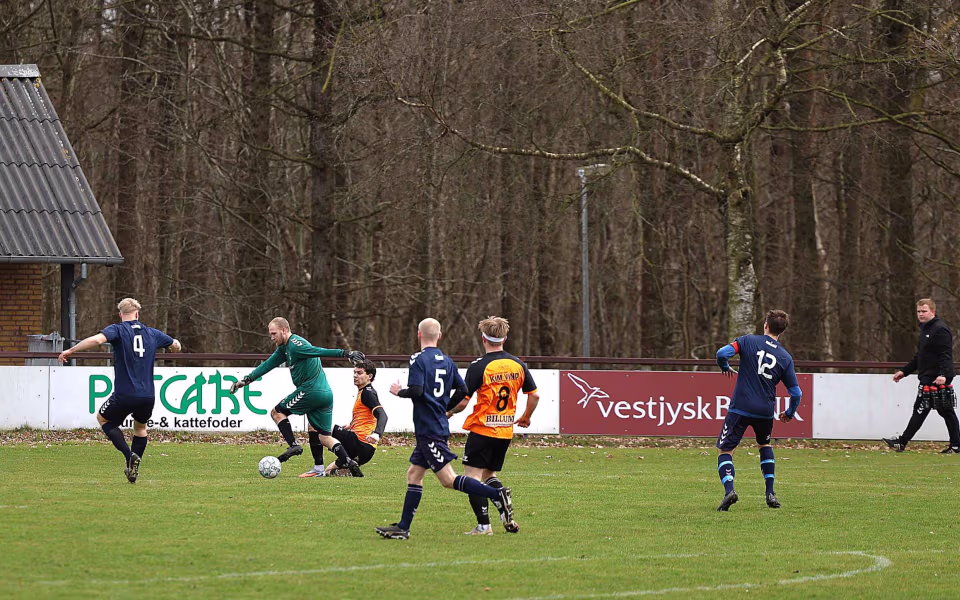 Fodbold serie 4. HTS – Helle FC 0-3 på Tistrup stadion