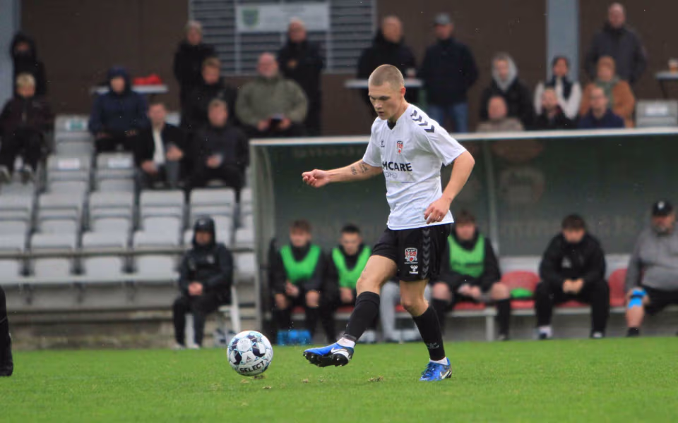 Varde redder point i overtiden
