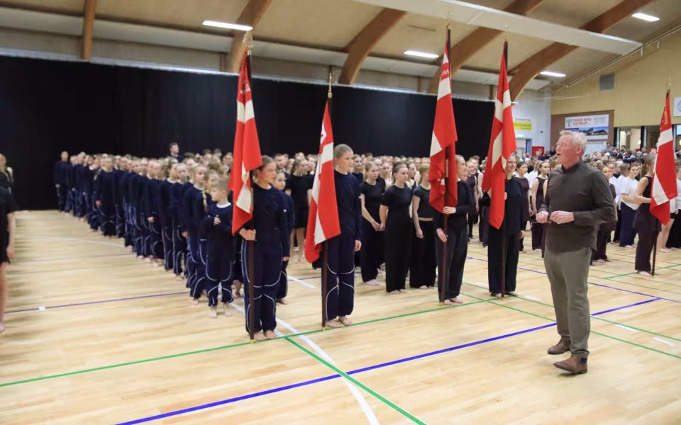 Julegymnastik samler fuldt hus