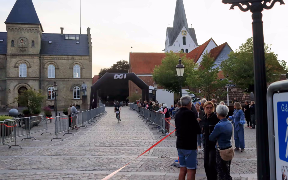 Sponsorløb skabte fest på torvet