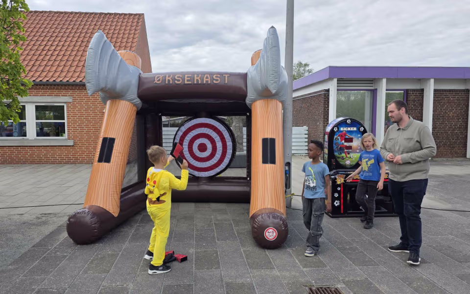 Stor deltagelse til Tistrup Screaming Carneval på torvet - Se de mange billeder