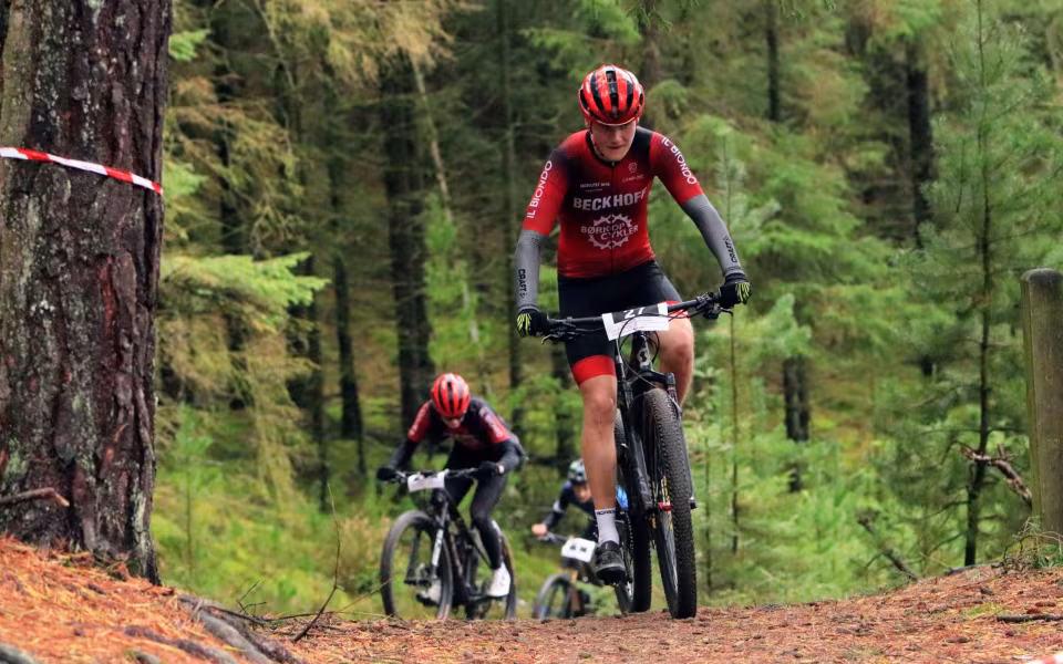 Mountainbike ryttere imponerede trods vådt vejr