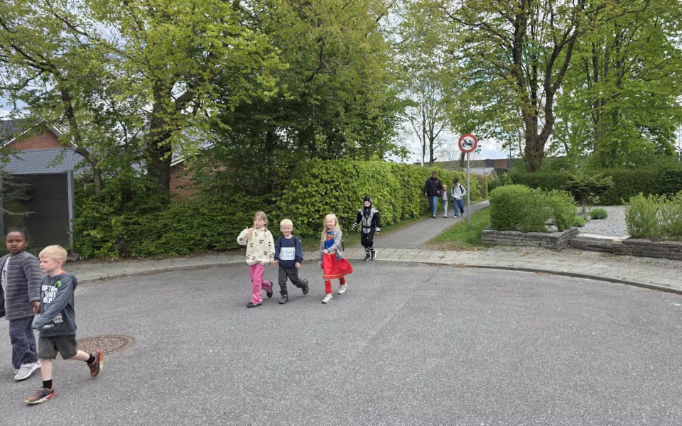 Stor deltagelse til Tistrup Screaming Carneval på torvet - Se de mange billeder