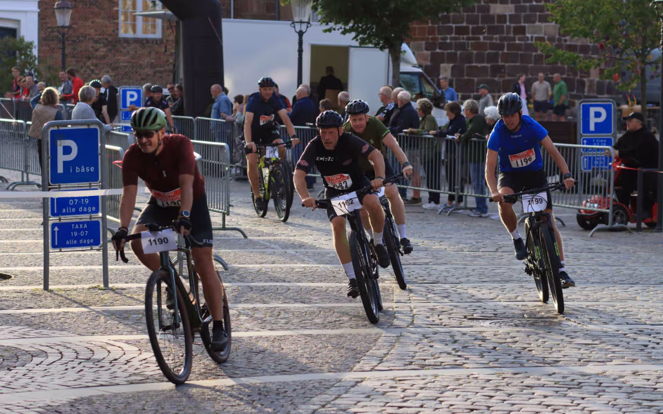 Sponsorløb skabte fest på torvet
