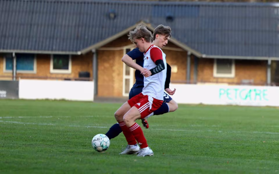 HTS U19 vinder 5-1 over SGI. Se de mange billeder.