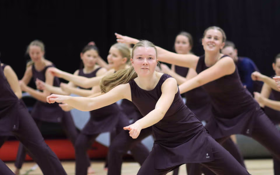 Julegymnastik samler fuldt hus