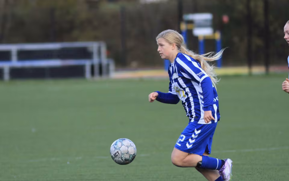 EfB-piger modstod presset og sejrede